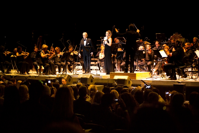 JOSEP CARRERAS Y AINHOA ARTETA SE REENCUENTRAN EN STARLITE ACOMPAÑADOS POR LA ORQUESTA FILARMÓNICA DE MÁLAGA_1