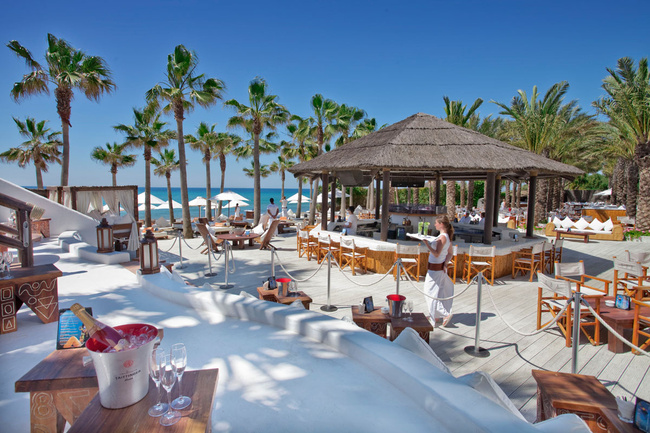 chiringuitos_de_playa_de_cinco_estrellas_509492210_650x