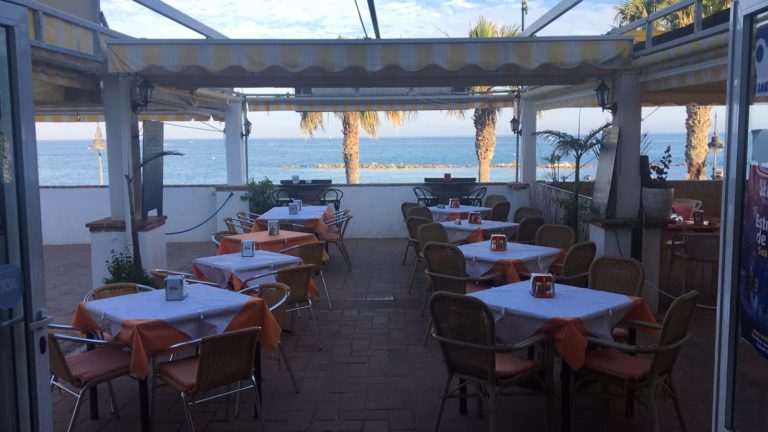 PREZZO RIBASSATO – Ristorante fronte mare in cessione a Benalmadena