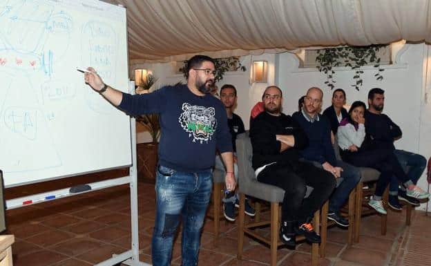 Dani Garcia se convierte en un guru del marketing: el anuncio del cierre de su 3* es de manual