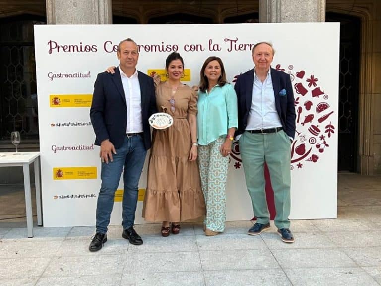 Frutas y Verduras Eladio recibe el Premio GastroActitud en Madrid por su compromiso con la tierra