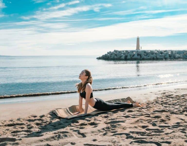 Puerto Banús celebrará el Día Internacional del Yoga con su primera Masterclass de Yoga