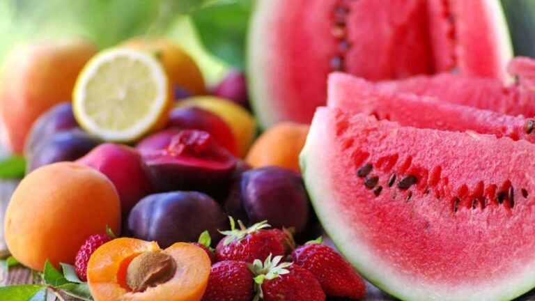 Estas frutas favorecen un bronceado ideal e hidratación a la piel
